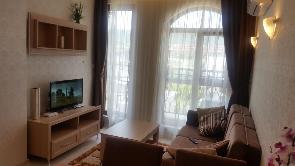 Harmony Suites Apartment Sveti Vlas Extérieur photo